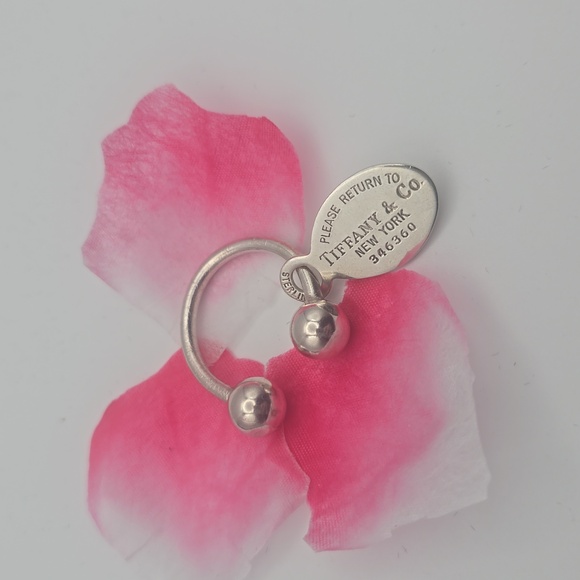 Tiffany & Co. Accessories - TIFFANY&CO. Silver 925 Return to Tiffany Oval Tag Key Ring (VERY GOOD)✨️🖤✨️
